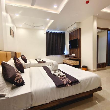 Hotel Vrinda Inn Udaipur Bagian luar foto