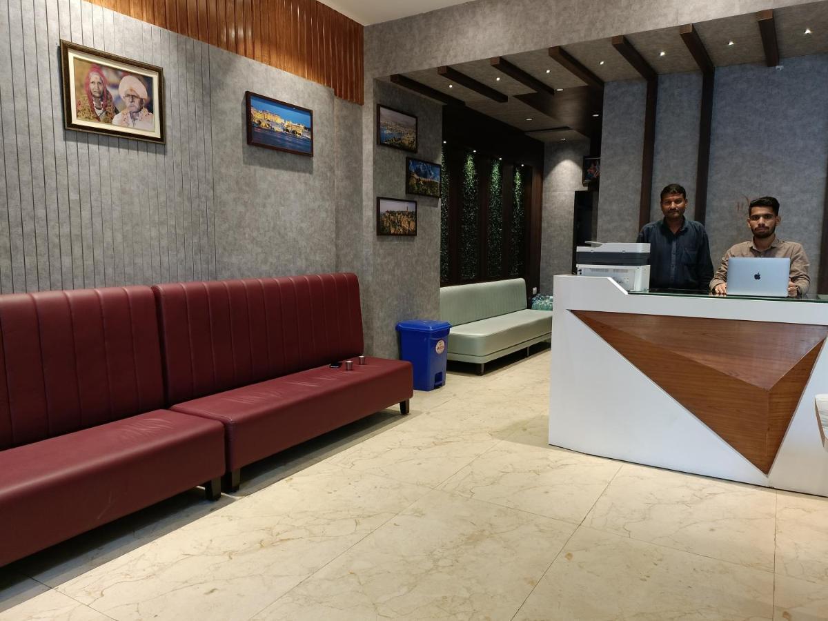 Hotel Vrinda Inn Udaipur Bagian luar foto
