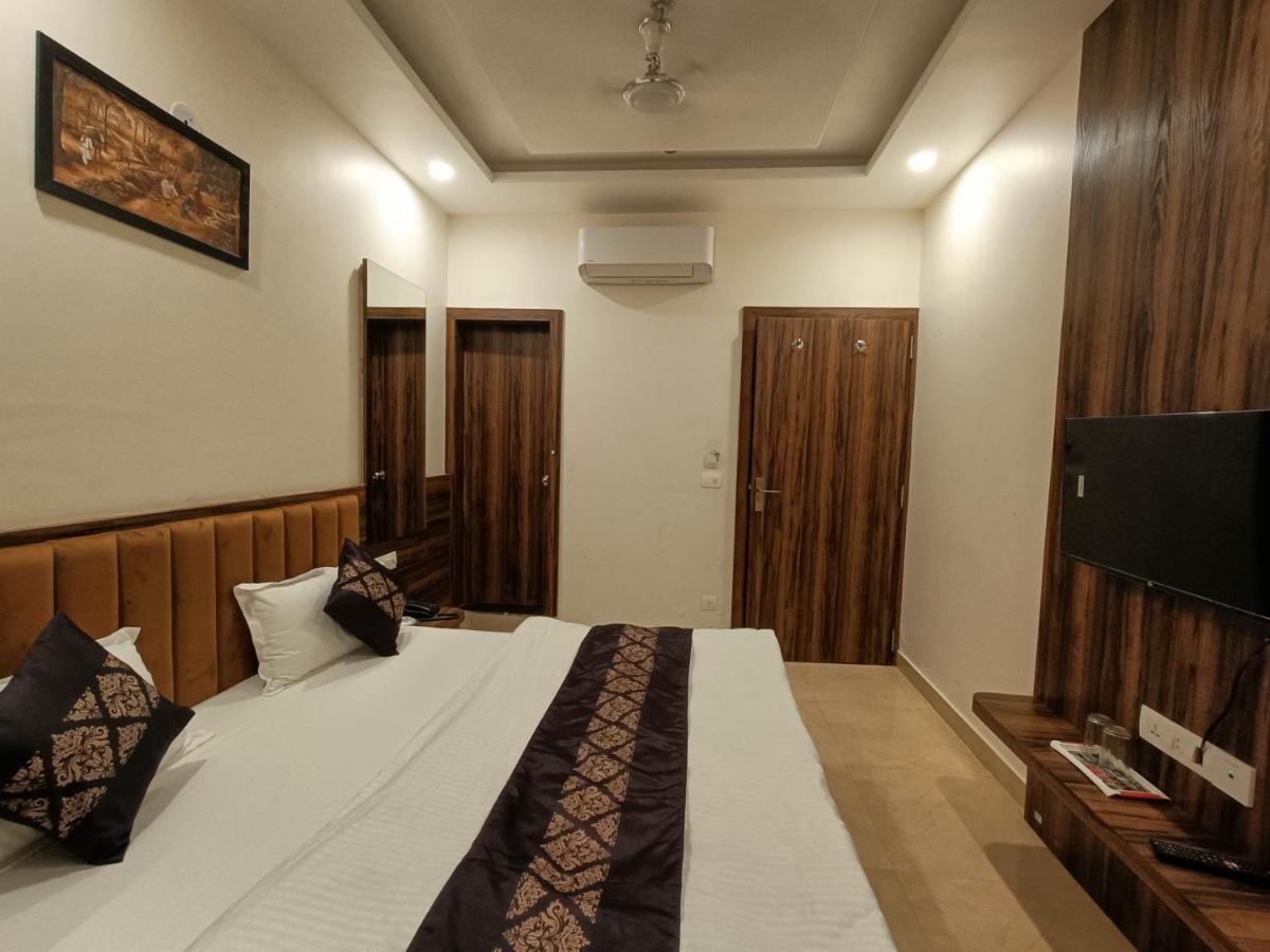 Hotel Vrinda Inn Udaipur Bagian luar foto