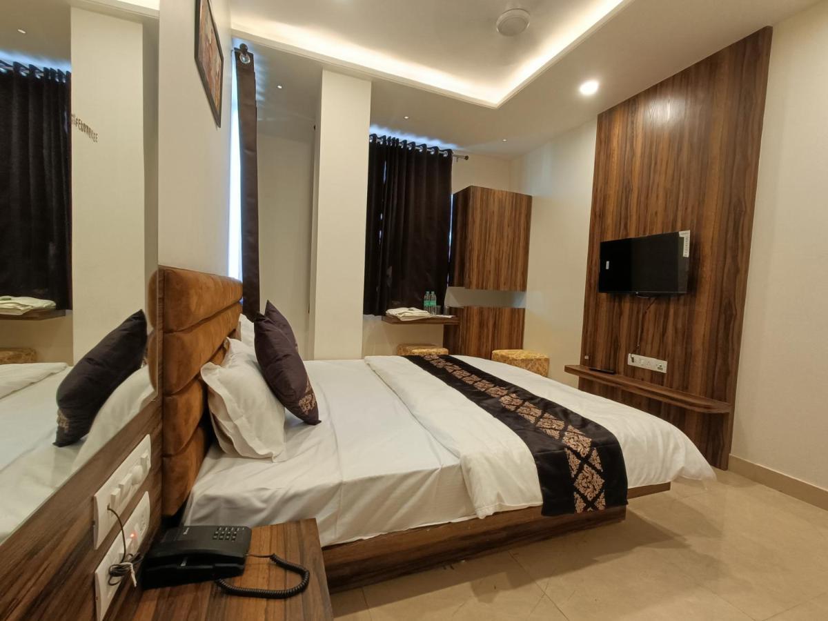 Hotel Vrinda Inn Udaipur Bagian luar foto