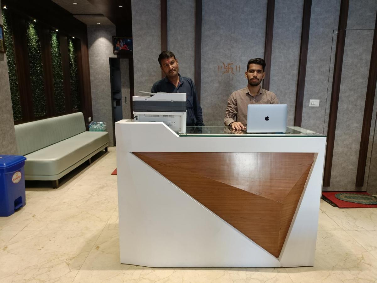Hotel Vrinda Inn Udaipur Bagian luar foto