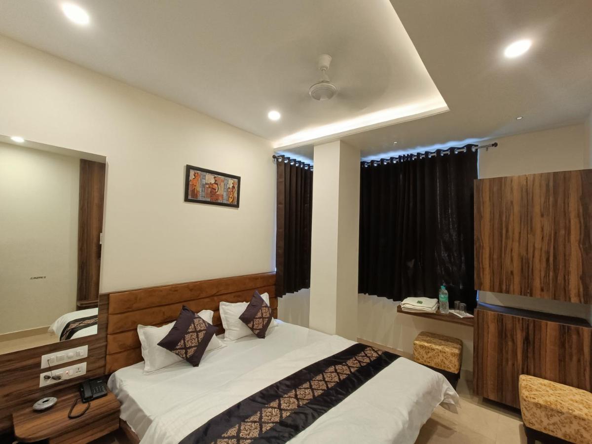 Hotel Vrinda Inn Udaipur Bagian luar foto