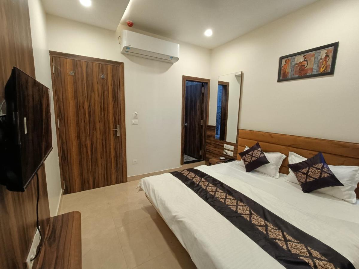 Hotel Vrinda Inn Udaipur Bagian luar foto