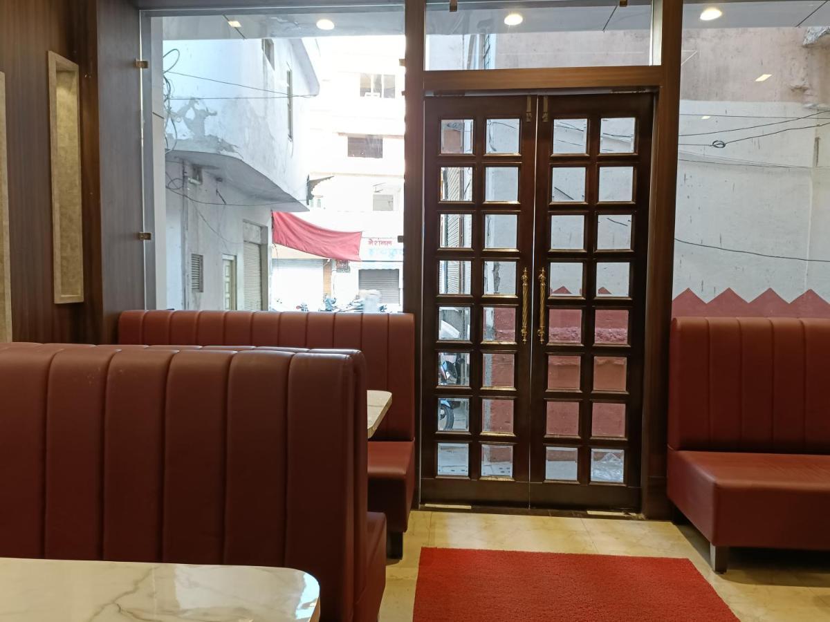 Hotel Vrinda Inn Udaipur Bagian luar foto
