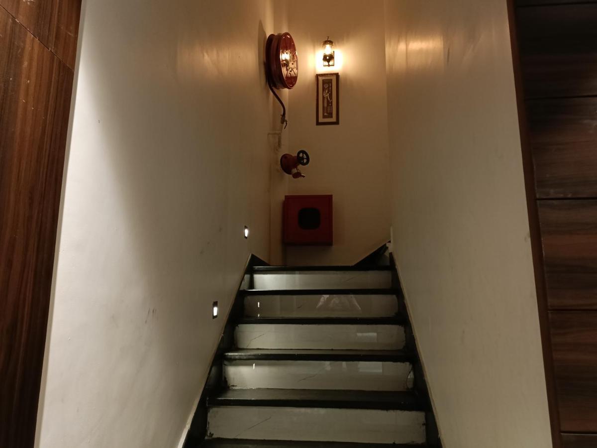 Hotel Vrinda Inn Udaipur Bagian luar foto