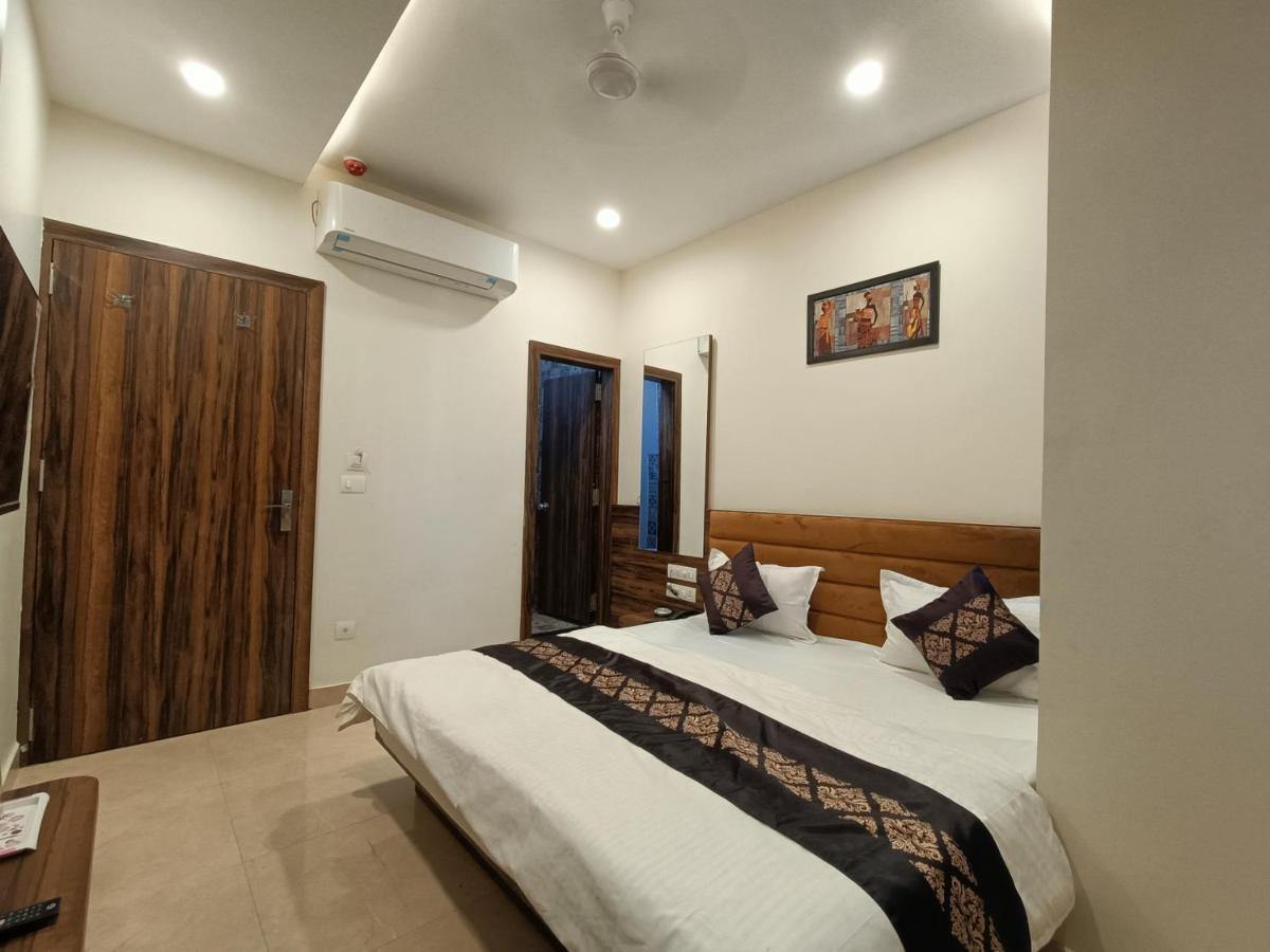 Hotel Vrinda Inn Udaipur Bagian luar foto