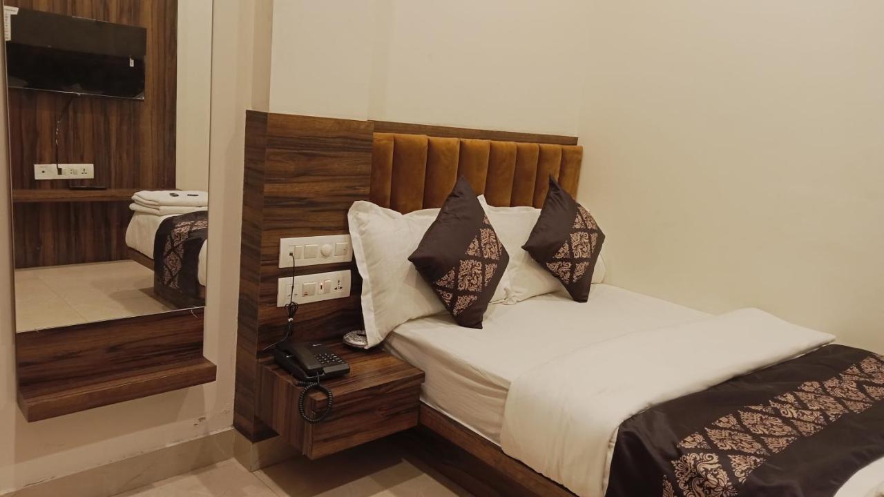 Hotel Vrinda Inn Udaipur Bagian luar foto