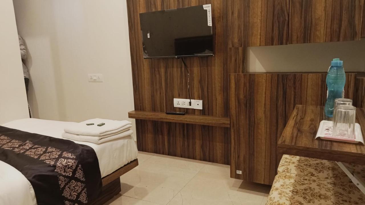 Hotel Vrinda Inn Udaipur Bagian luar foto