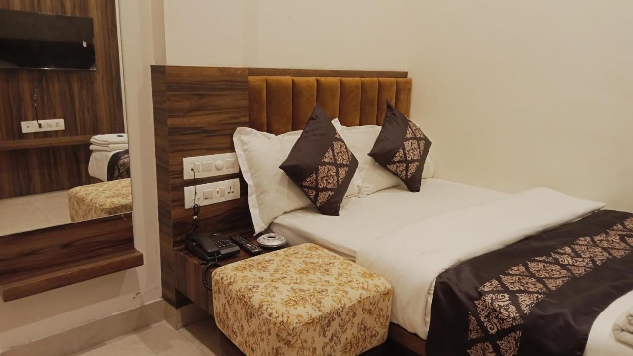 Hotel Vrinda Inn Udaipur Bagian luar foto