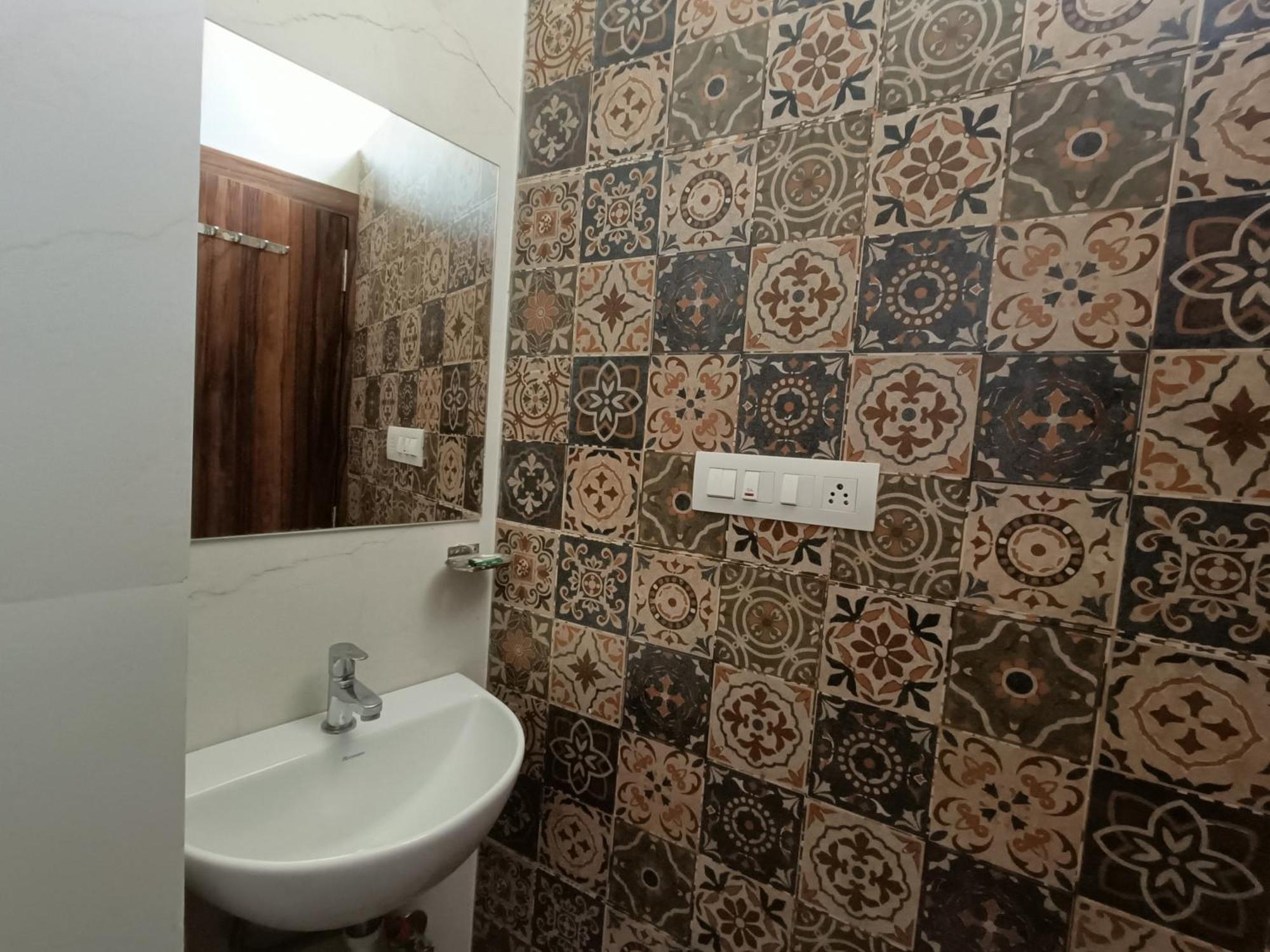Hotel Vrinda Inn Udaipur Bagian luar foto