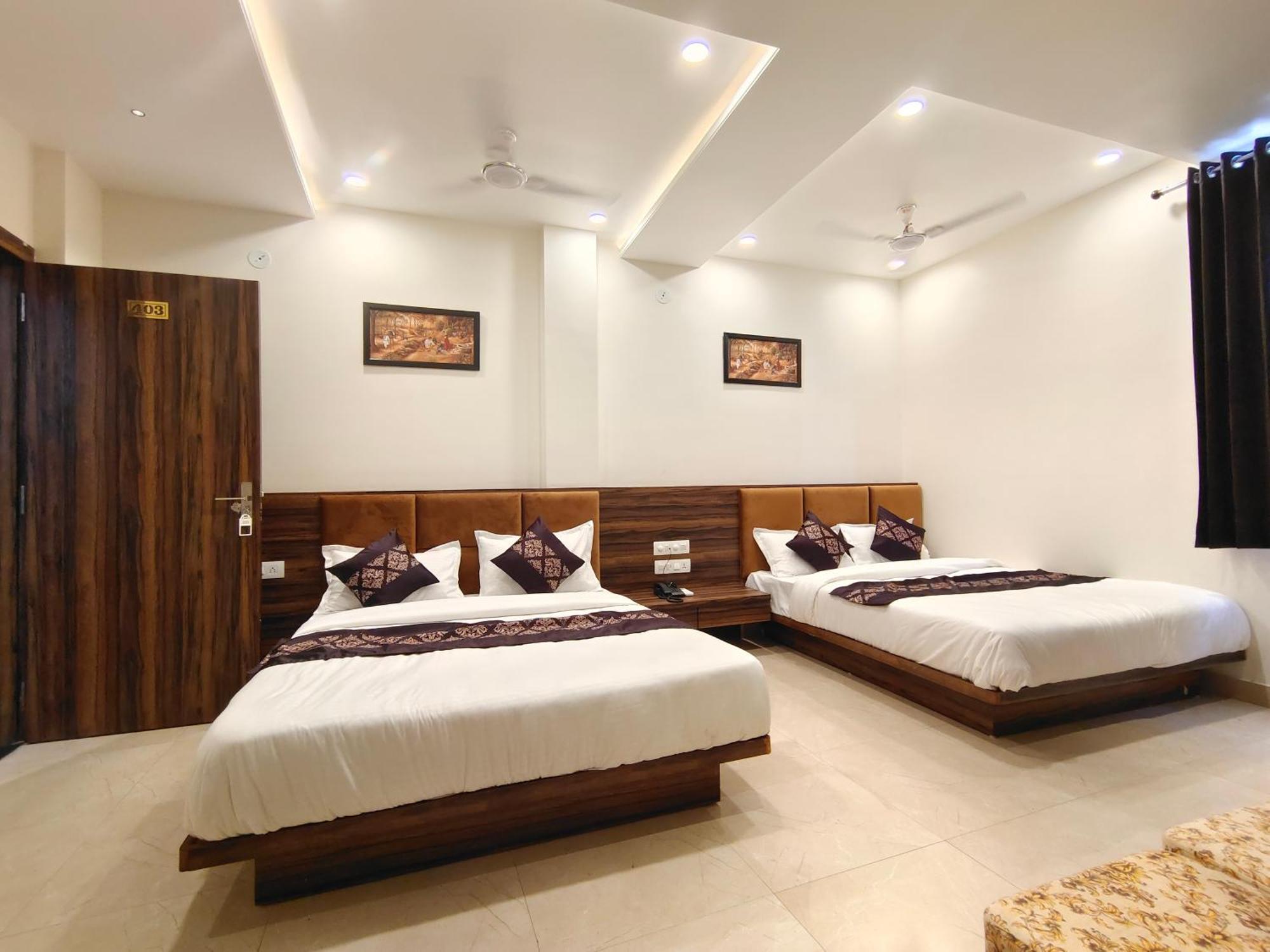 Hotel Vrinda Inn Udaipur Bagian luar foto